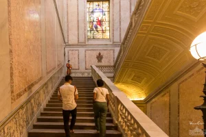 Visita Museos Vaticanos Basílica de San Pedro escaleras